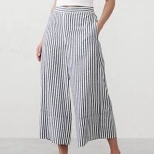 Banana Republic  Wide Leg Cropped Linen Blend Pull on Pants Navy Stripe
